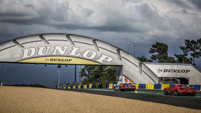 Ferrari chases Ford under Dunlop Bridge at 2016 Le Mans 24 Hours