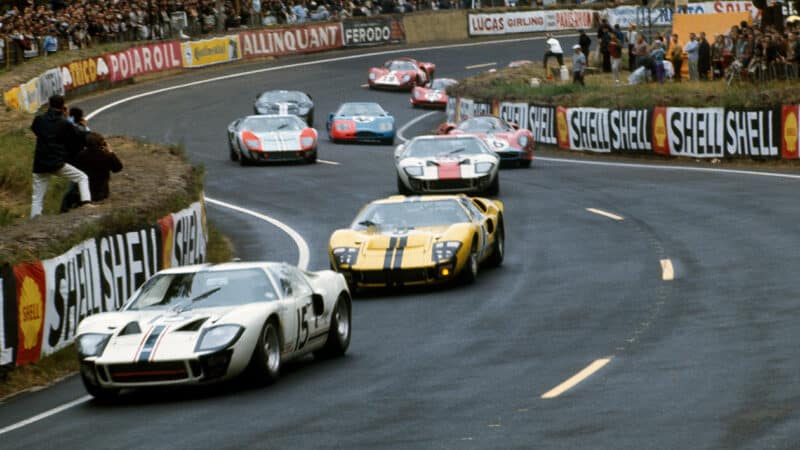 Fords lead at the start of ghe 1966 Le Mans 24 Hours